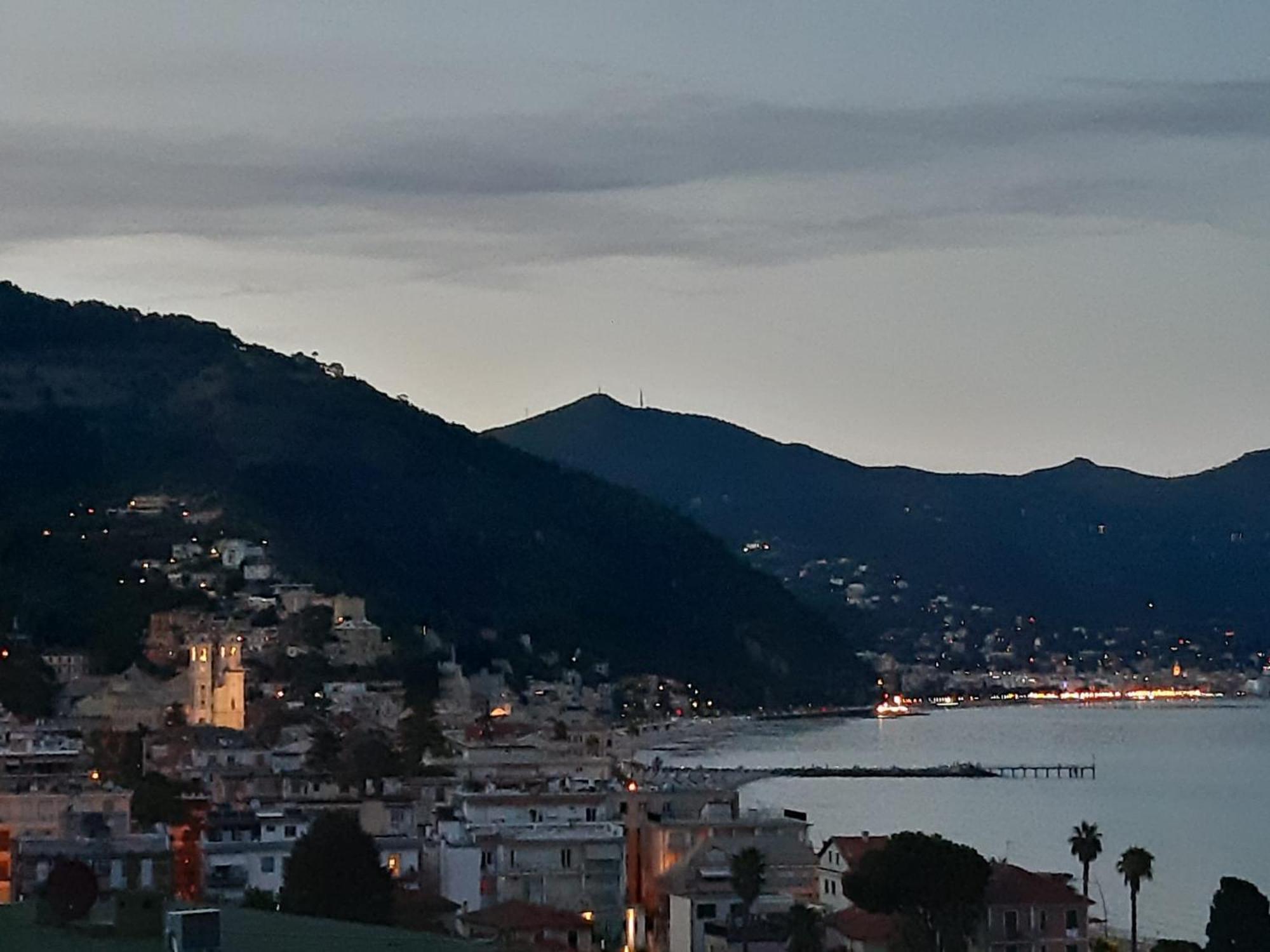 Spectacular Sea View - 3 Minutes Walk From The Sea Villa Laigueglia Buitenkant foto